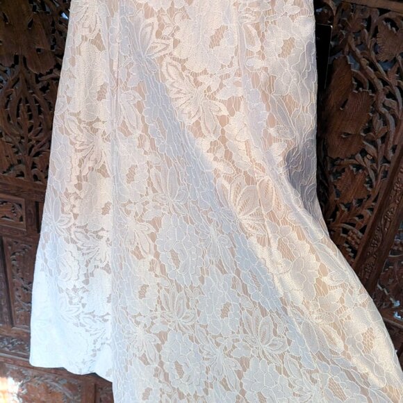 NWT Lulus Give it a Twirl White Lace Strapless Midi Dress - Size Small 🩷 - Picture 8 of 14